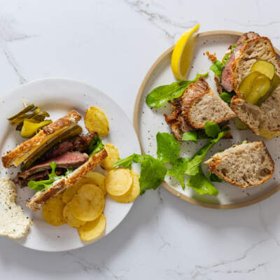 Steak sandwich with truffle-horseradish spread
