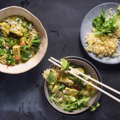 Thai green tofu curry with ramen noodles